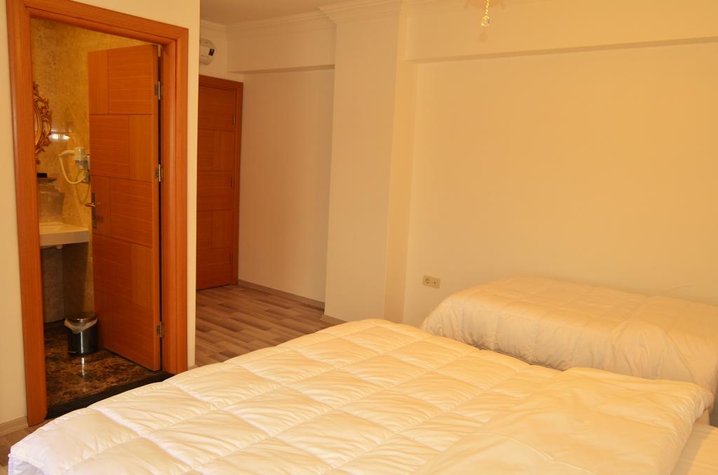 Hotel Yonca Istanbul Bagian luar foto