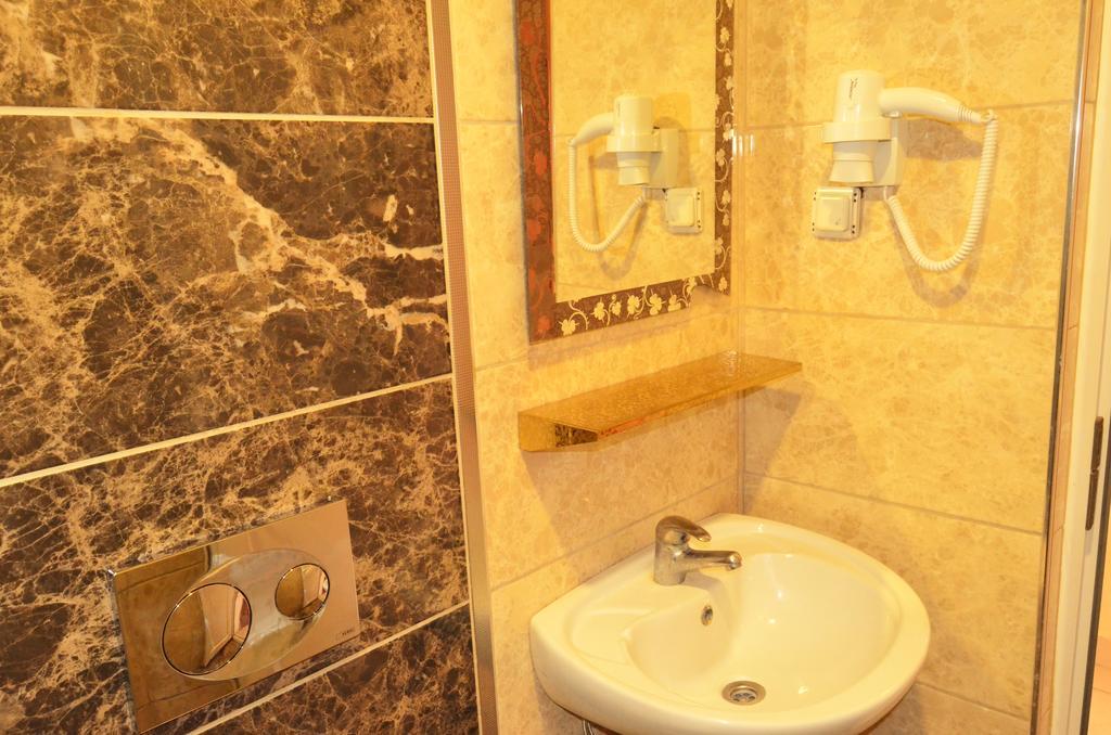 Hotel Yonca Istanbul Bagian luar foto